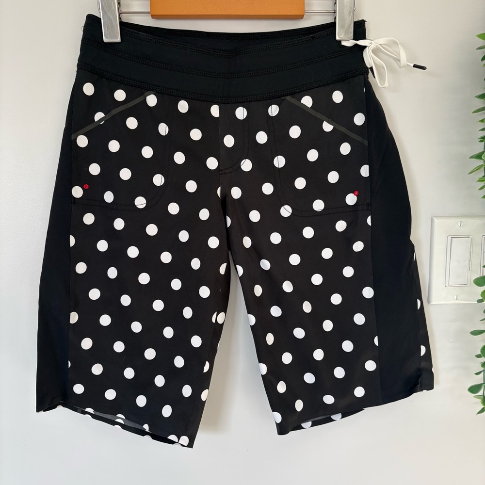 RARE Lululemon Speed Shorts Reflective Dots Black Ravish Red Trim Size 6